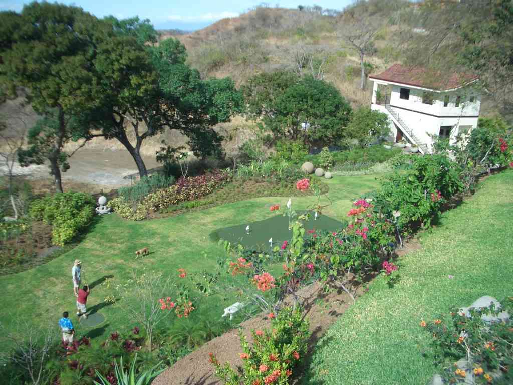 There is even a small casita on the property that adds an extra bedroom to the villa!