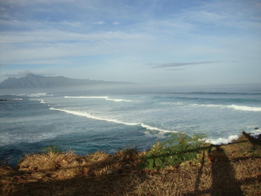 A view of the ocean on the North side of Maui at Ho'okipa Beach Park. This is a highly popular windsurfing area as the waves can be massive!
