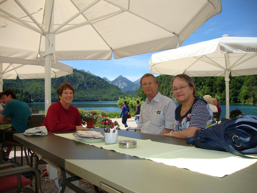 Enjoying a fantastic lunch right on the shores of Swan Lake.