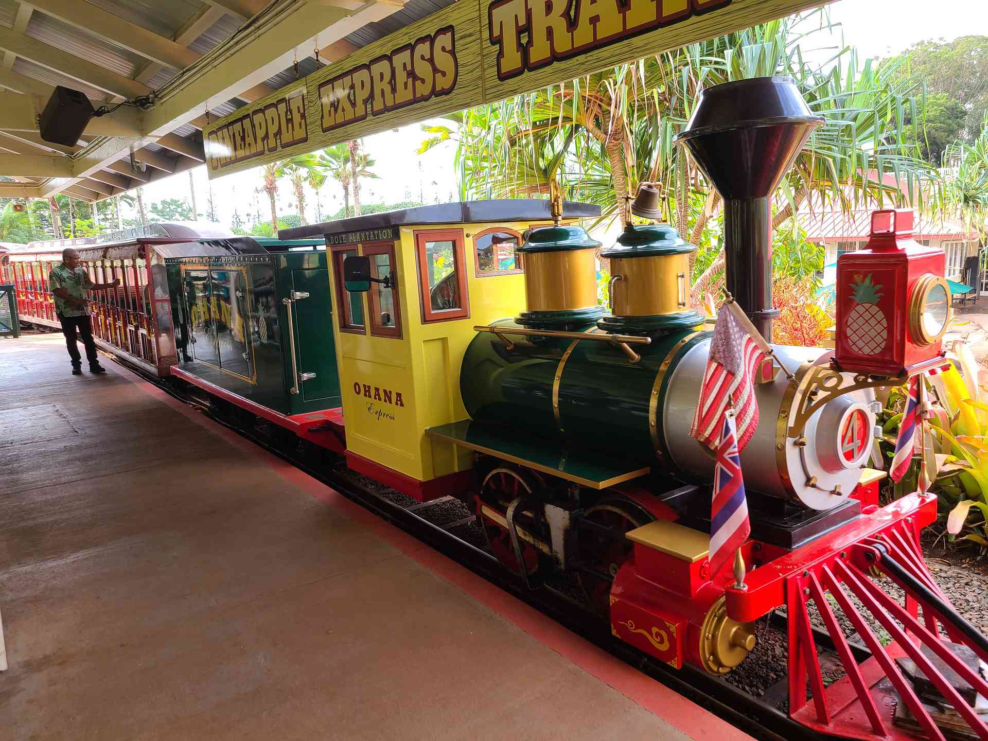 Here comes the Pineapple Express! Isn't it cute?