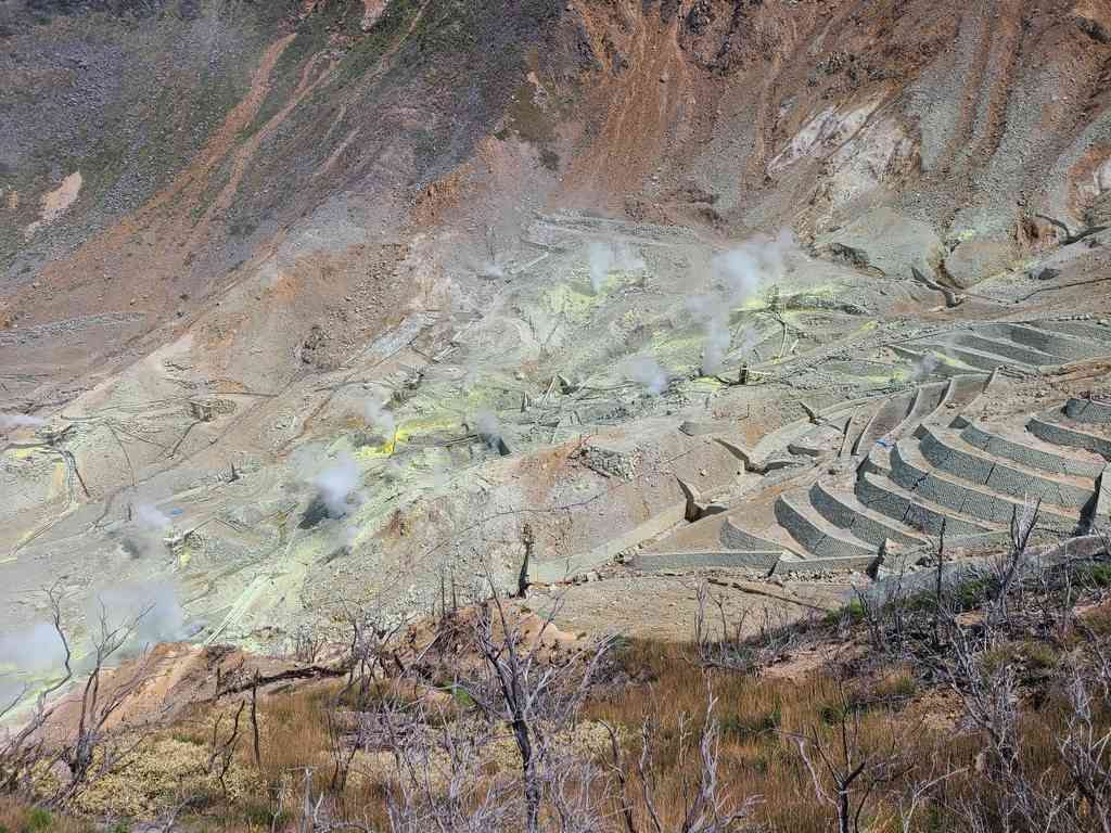 Owakudani valley