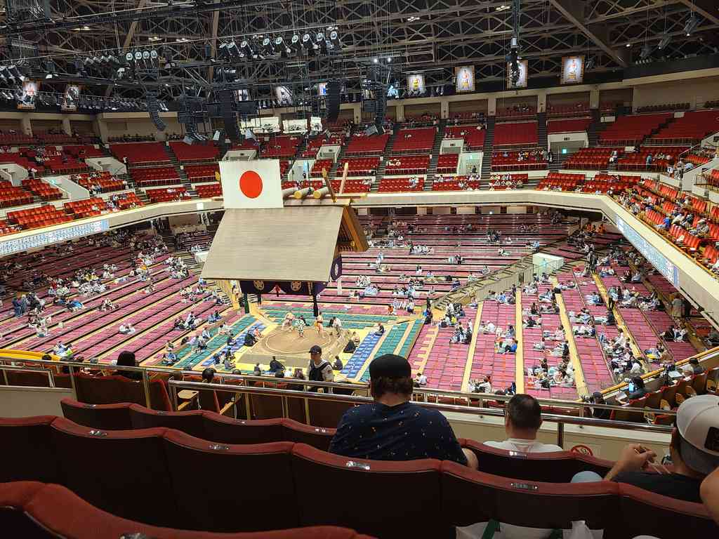 By 1 PM, the anticipation was building and the arena was really starting to fill up in preparation for the 3 PM main events.
